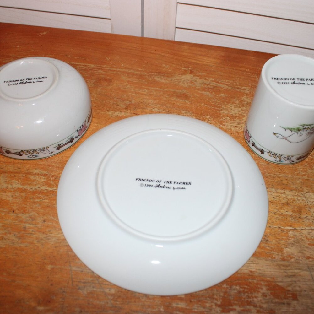 Andrea by Sadek Friends of the Farmer 3 Piece Child Fine Porcelain Pig Dish Set - Picture 5 of 5